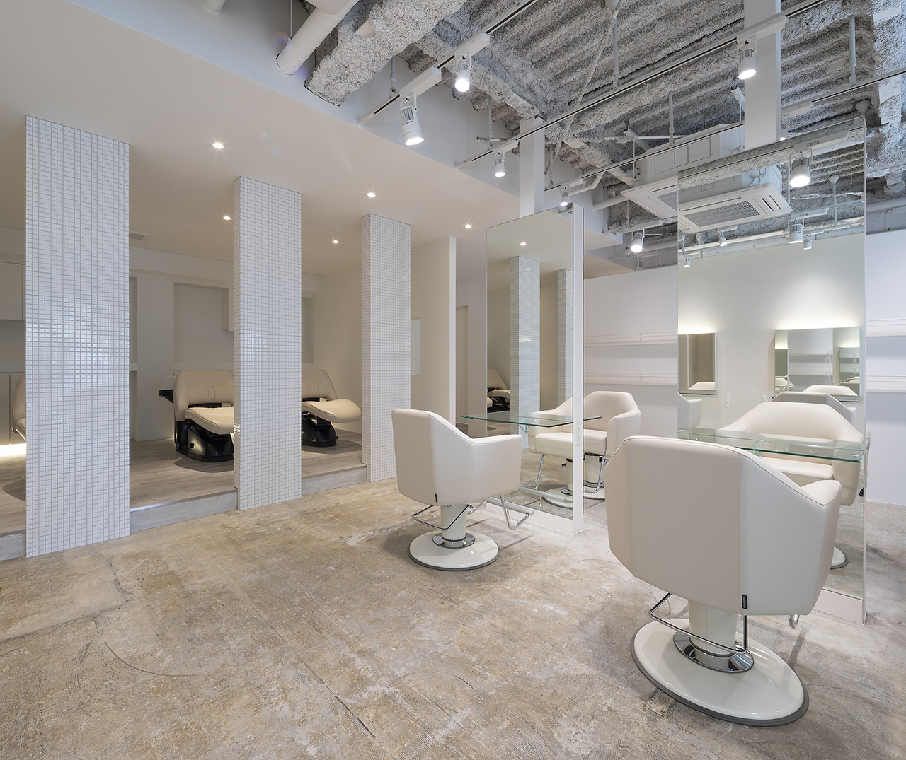 HOLYDAYS CARE and SPA